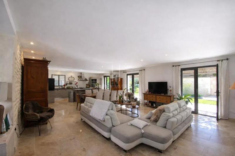 Maison - 190 m² - 7 pièces