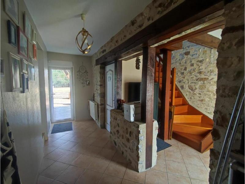 Propriété - 238 m² - 10 pièces