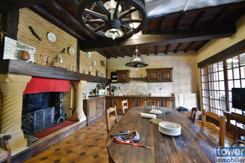 Propriété - 385 m² - 13 pièces