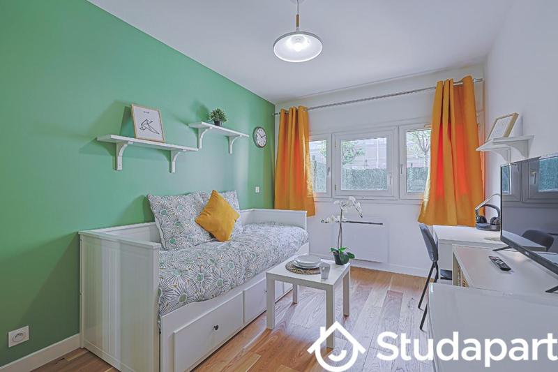 Chambre - 11 m² - 1 pièce