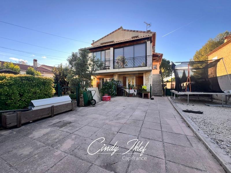 Maison - 230 m² - 6 pièces