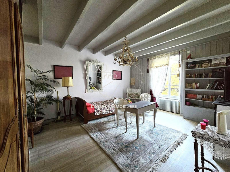 Maison ancienne - 204 m² - 7 pièces