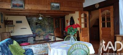 Maison - 211 m² - 10 pièces