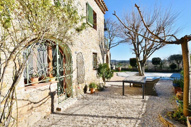 Maison en pierre - 225 m² - 7 pièces