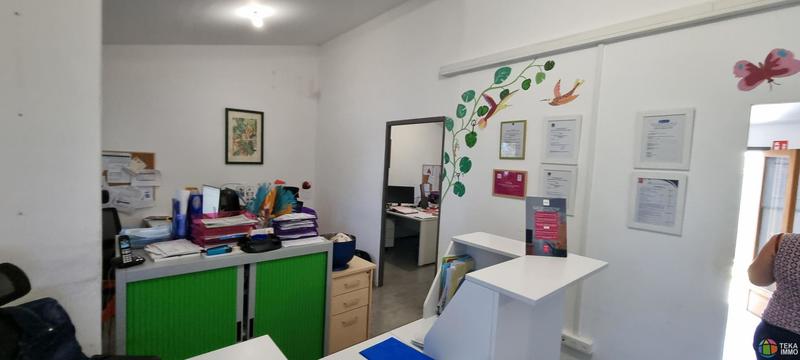 Local commercial - 85 m² - 3 pièces