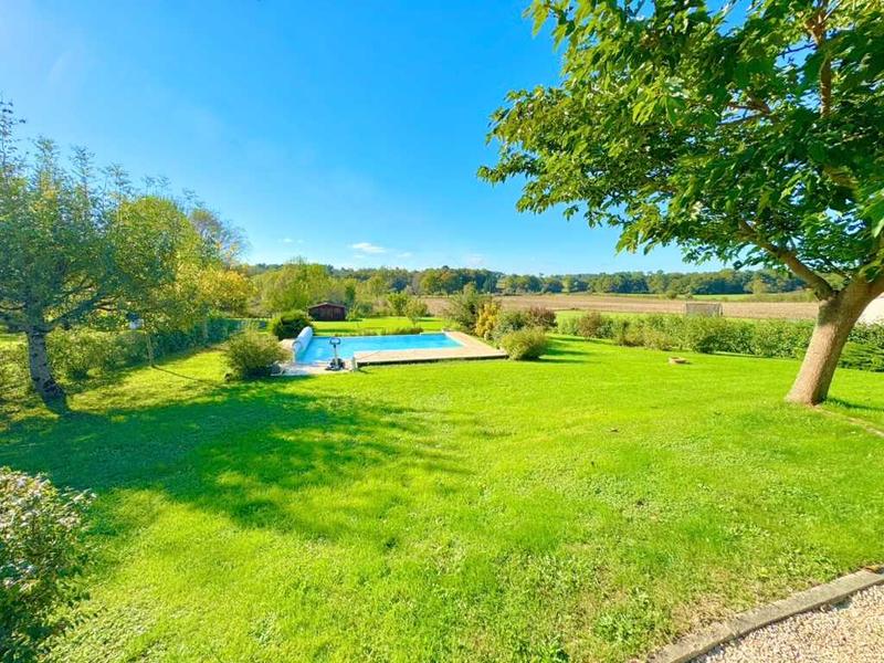 Maison - 250 m² - 7 pièces