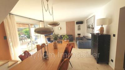 Maison - 152 m² - 5 pièces