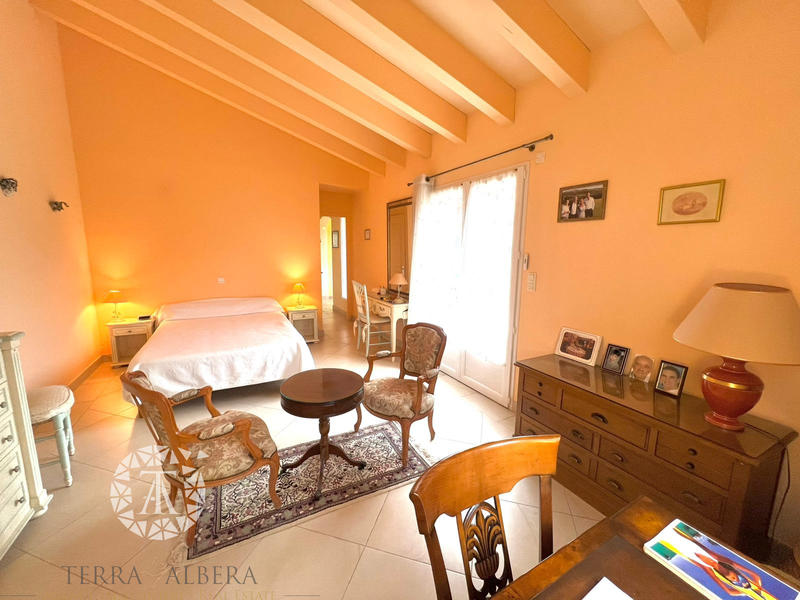 Maison - 197 m² - 5 pièces