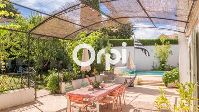 Maison - 260 m² - 5 pièces