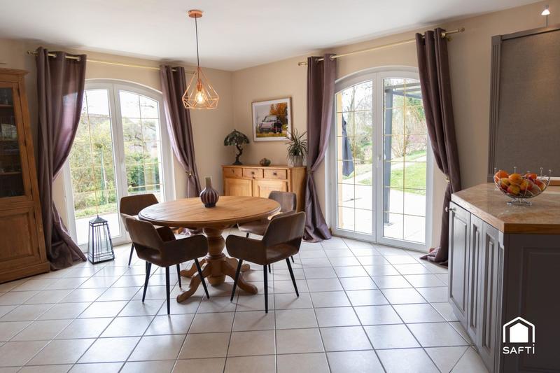 Maison - 186 m² - 6 pièces