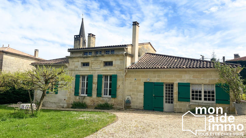 Maison - 250 m² - 7 pièces