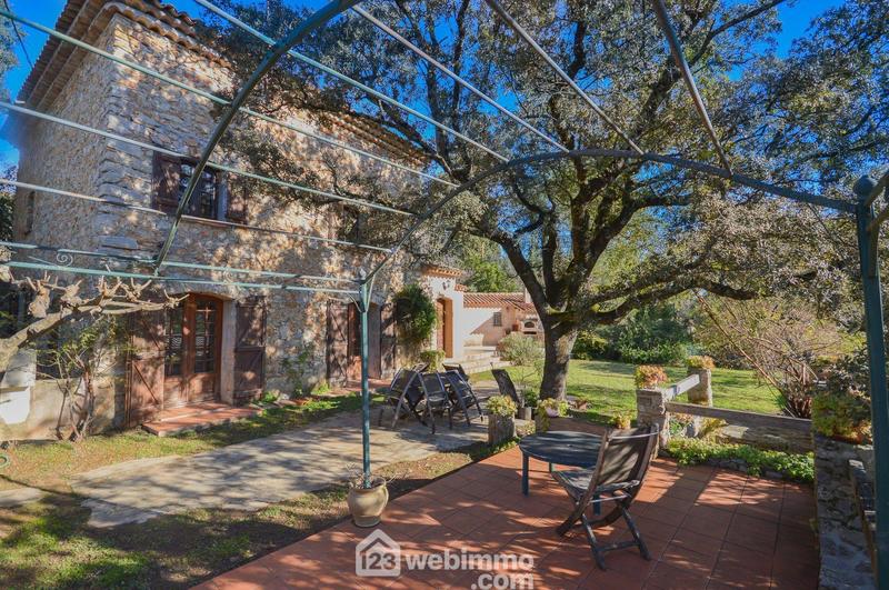 Villa - 180 m² - 5 pièces