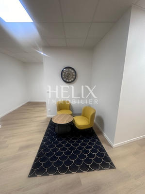 Bureau - 96 m² - 3 pièces