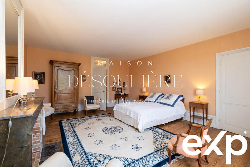 Maison - 300 m² - 7 pièces
