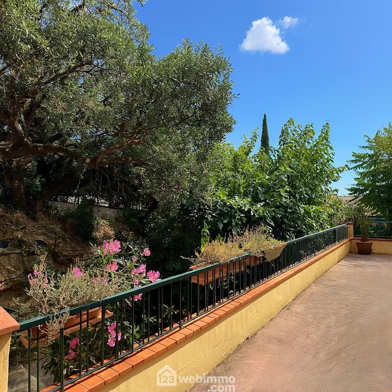 Maison - 185 m² - 8 pièces