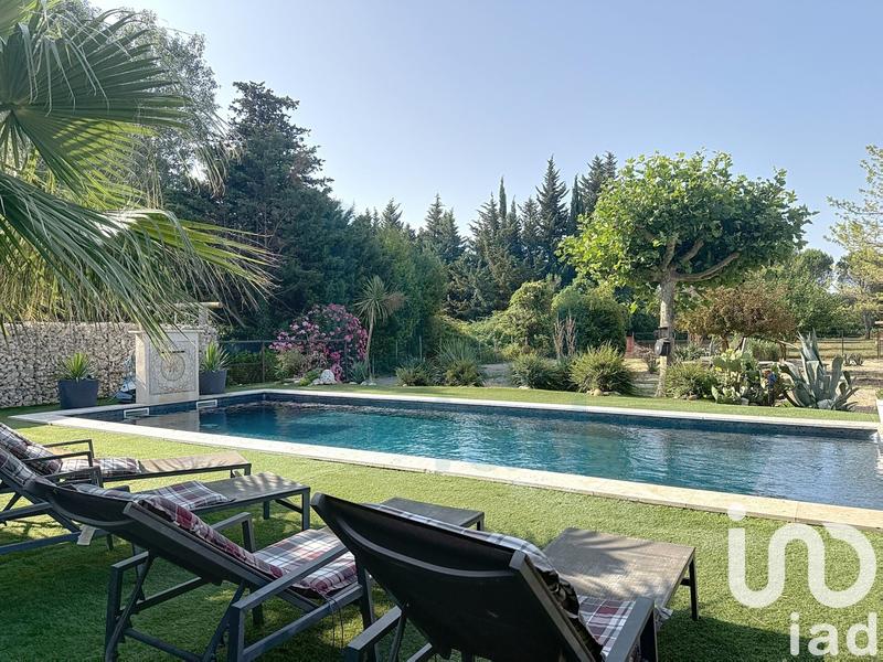 Maison - 250 m² - 10 pièces