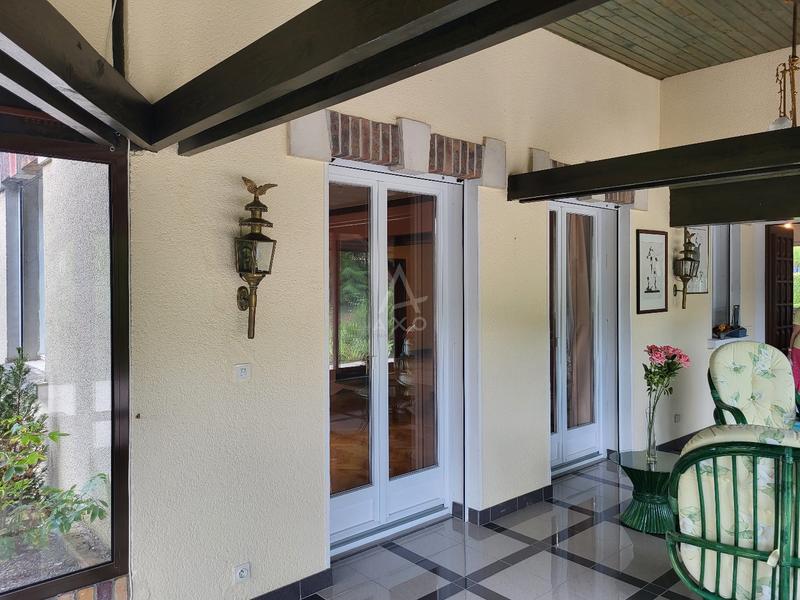 Maison - 218 m² - 8 pièces