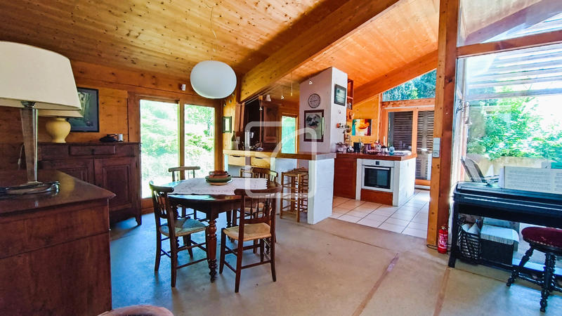 Maison - 183 m² - 6 pièces