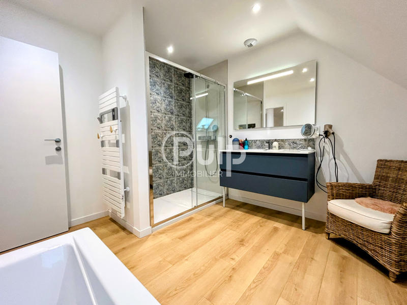 Maison - 174 m² - 7 pièces