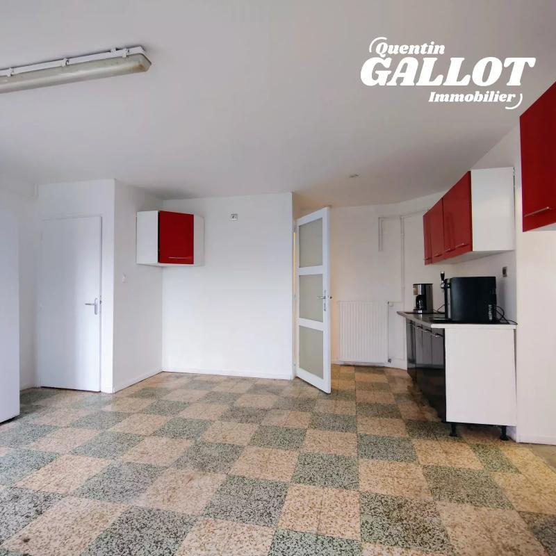 Maison - 192 m² - 11 pièces