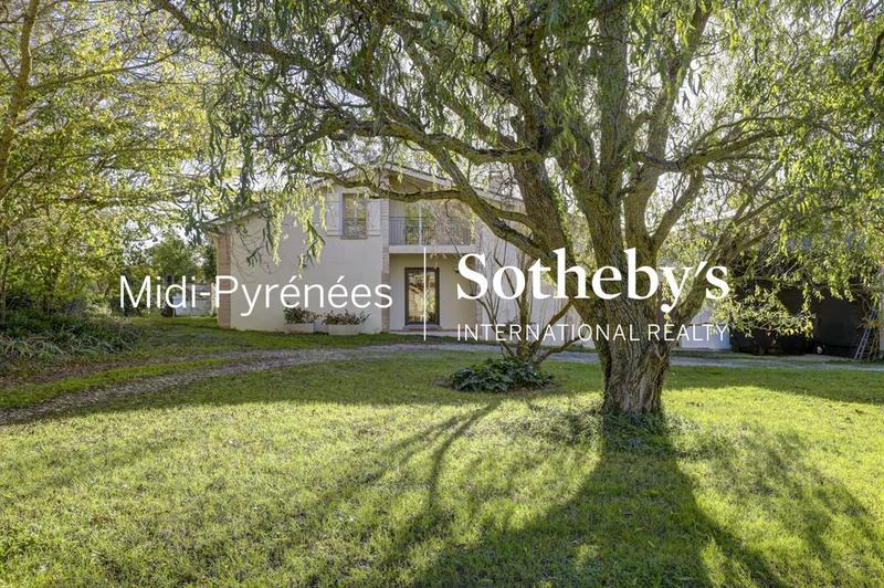 Maison - 296 m² - 7 pièces