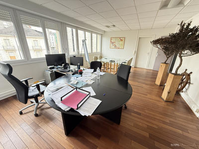 Bureau - 320 m² - 10 pièces
