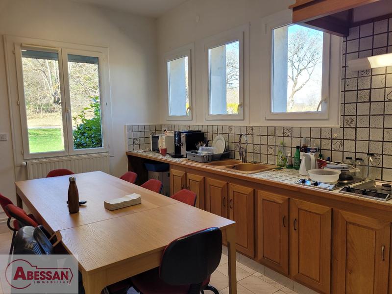 Propriété - 309 m² - 14 pièces