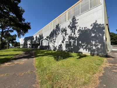 Local commercial - 1 100 m² - 5 pièces