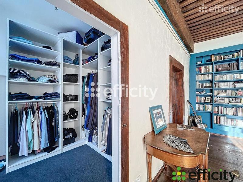 Maison - 220 m² - 9 pièces