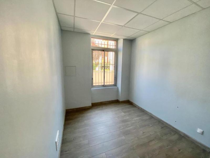 Bureau - 71 m² - 5 pièces