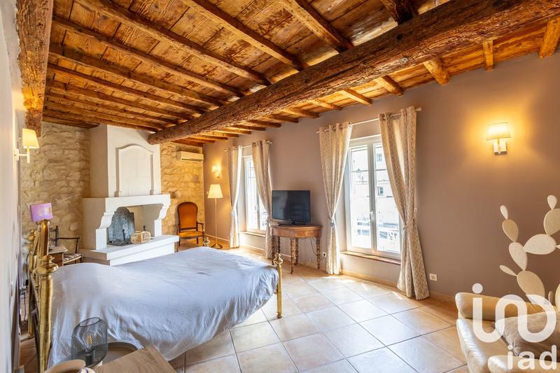 Maison - 325 m² - 9 pièces