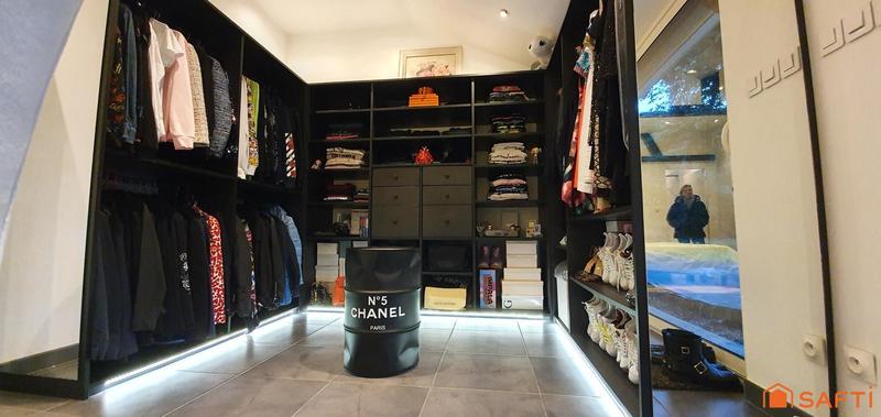 Maison de maîtres - 179 m² - 9 pièces