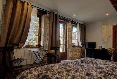 Maison - 900 m² - 24 pièces