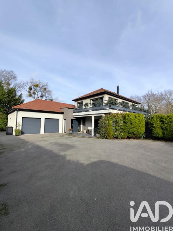 Maison - 232 m² - 7 pièces