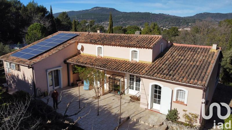 Maison - 216 m² - 6 pièces