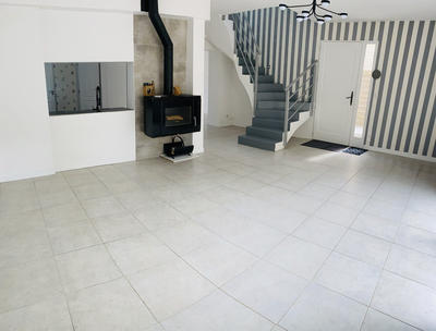 Maison - 90 m² - 5 pièces