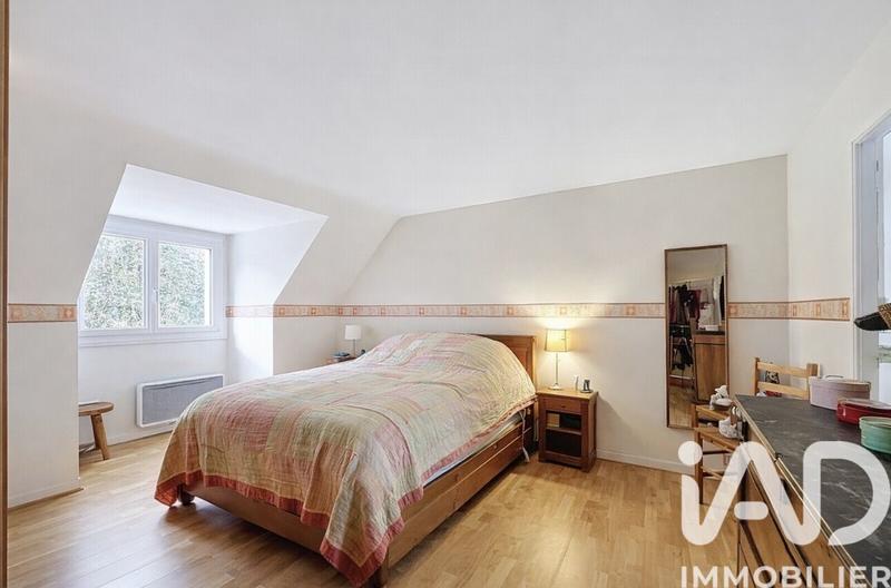 Maison - 241 m² - 9 pièces