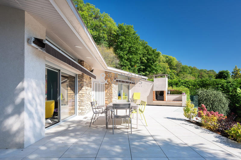 Villa - 316 m² - 6 pièces