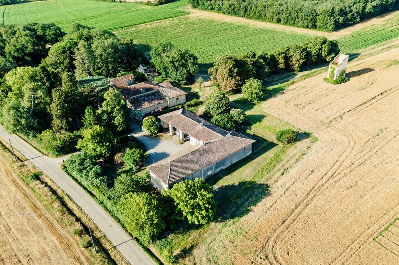 Maison - 297 m² - 9 pièces