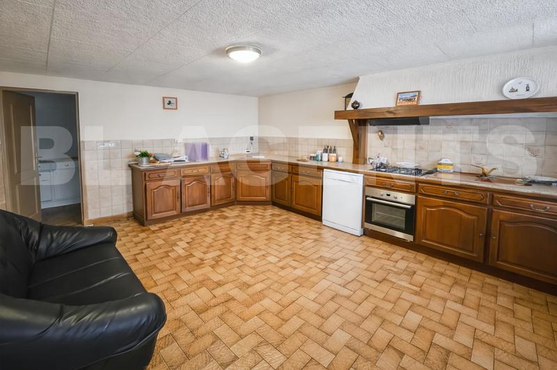 Maison - 92 m² - 5 pièces