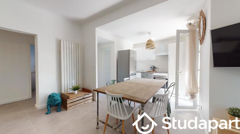 Chambre - 11 m² - 1 pièce