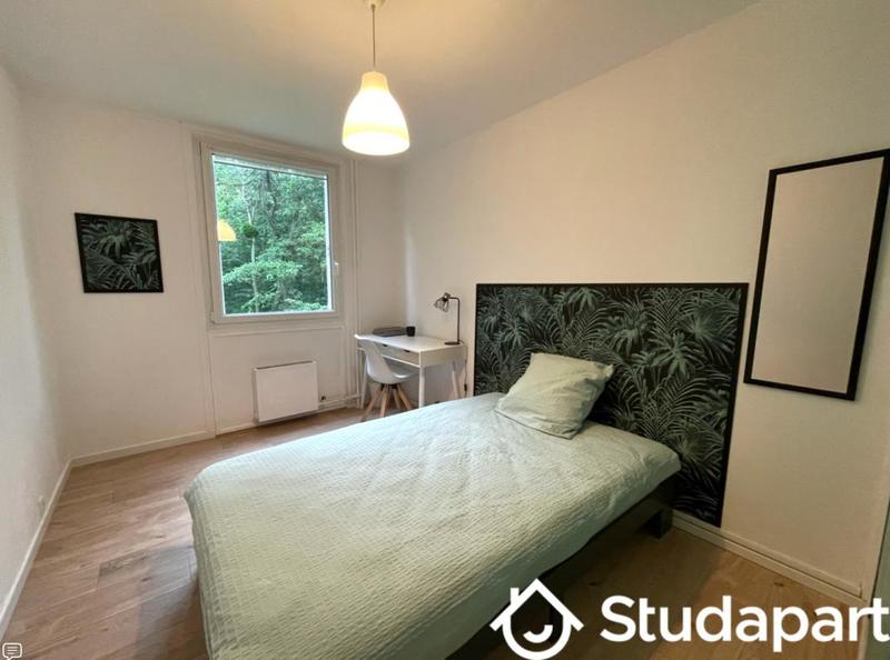 Chambre - 13 m² - 1 pièce