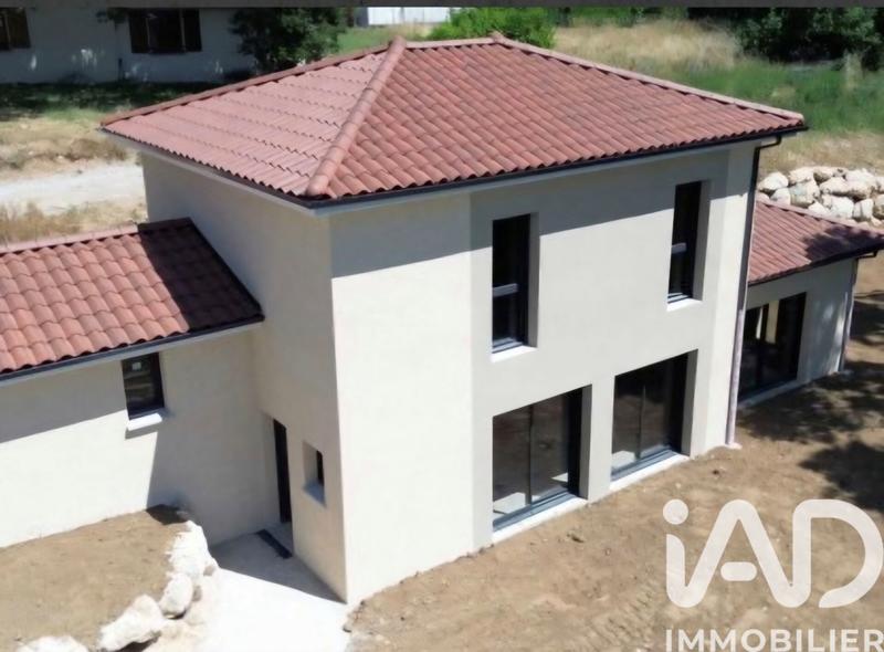 Maison - 103 m² - 5 pièces