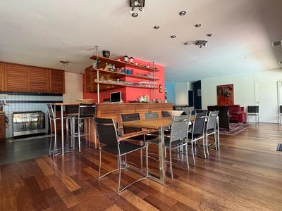 Villa - 242 m² - 8 pièces