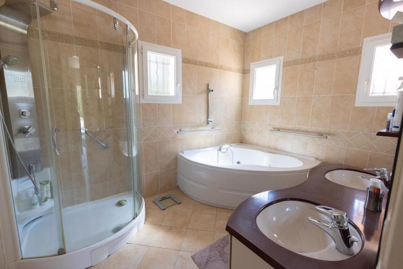 Maison - 243 m² - 5 pièces