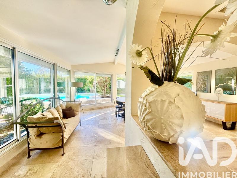 Maison - 200 m² - 7 pièces