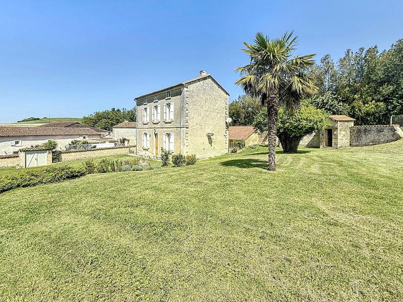 Maison - 150 m² - 6 pièces