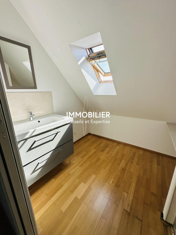 Maison traditionnelle - 163 m² - 6 pièces