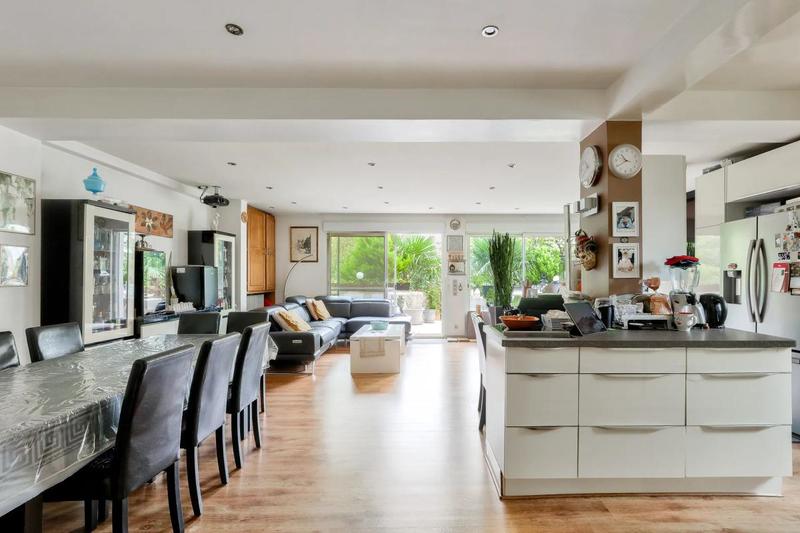 Maison - 220 m² - 7 pièces