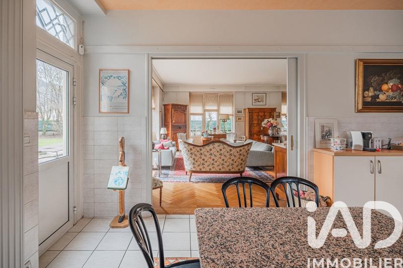 Maison - 369 m² - 9 pièces